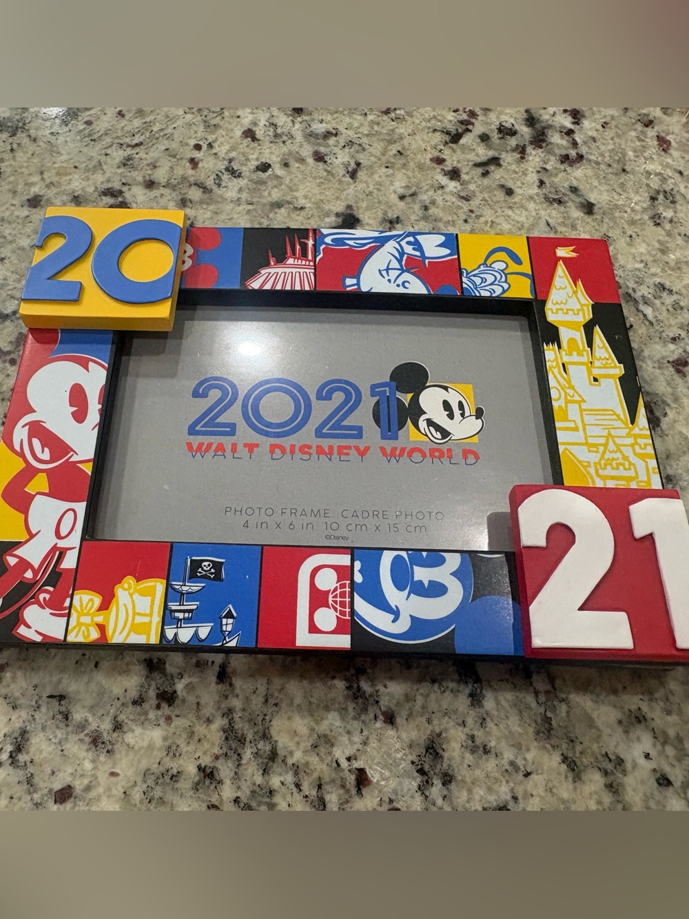 Walt Disney World 2021 4 x 6 inch picture frame *Needs reglued*